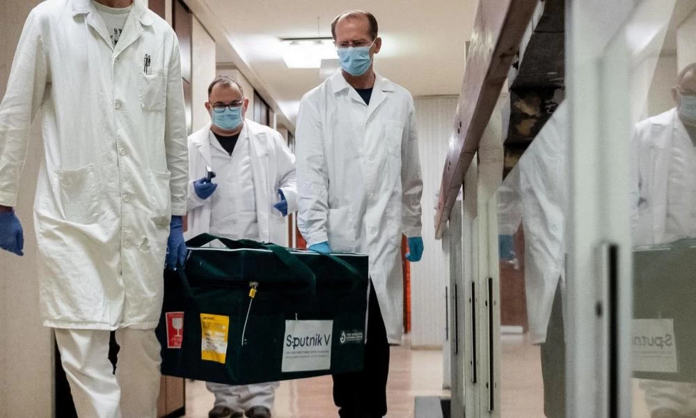 Ουγγαρία: "Άδεια" από την Κομισιόν για τη χρίση του ρωσικού εμβολίου